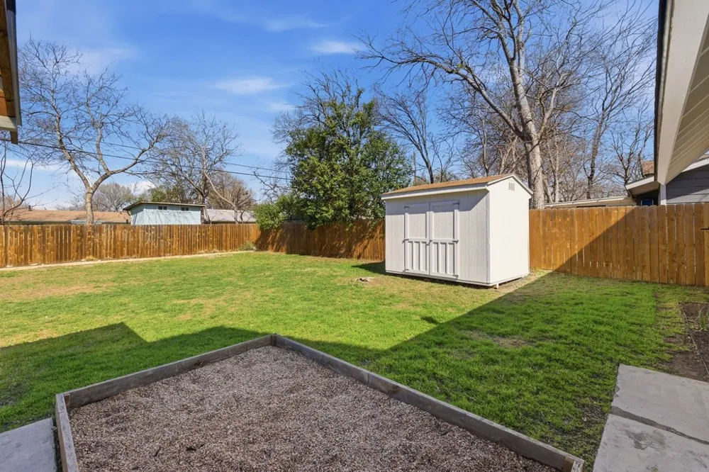8100 Stillwood Lane Austin, TX 78757