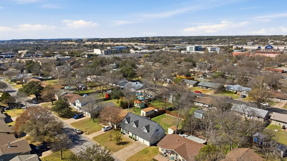 8100 Stillwood Lane Austin, TX 78757
