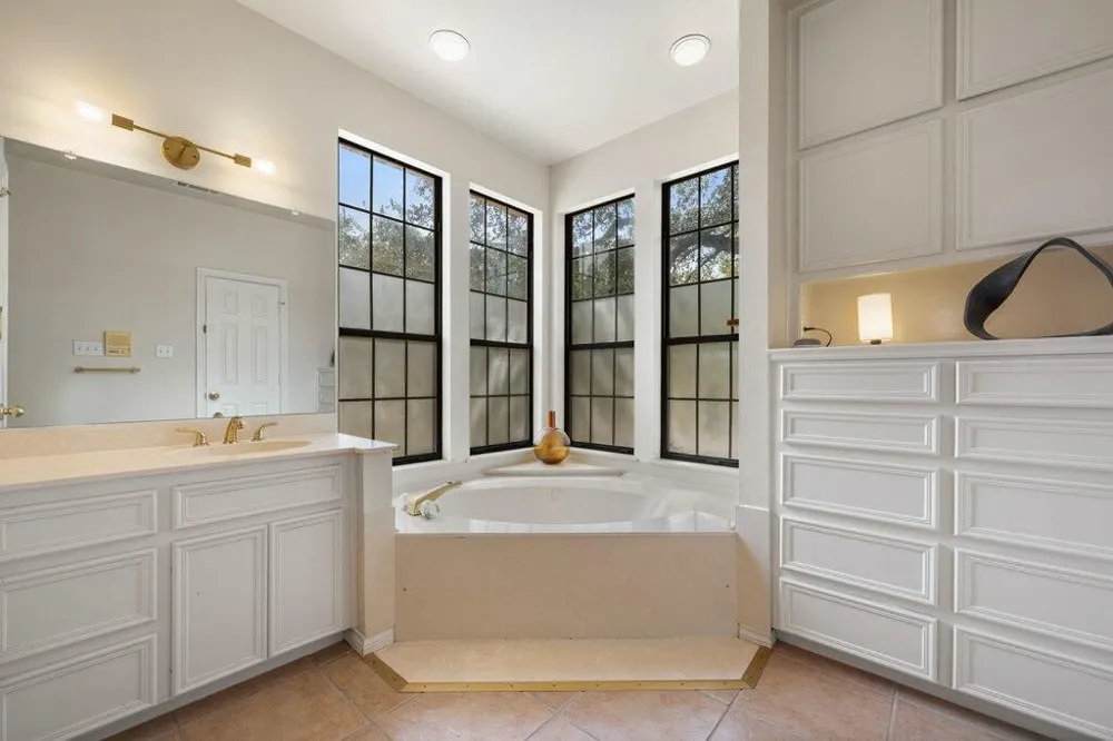 501 Westbrook Drive Austin, TX 78746