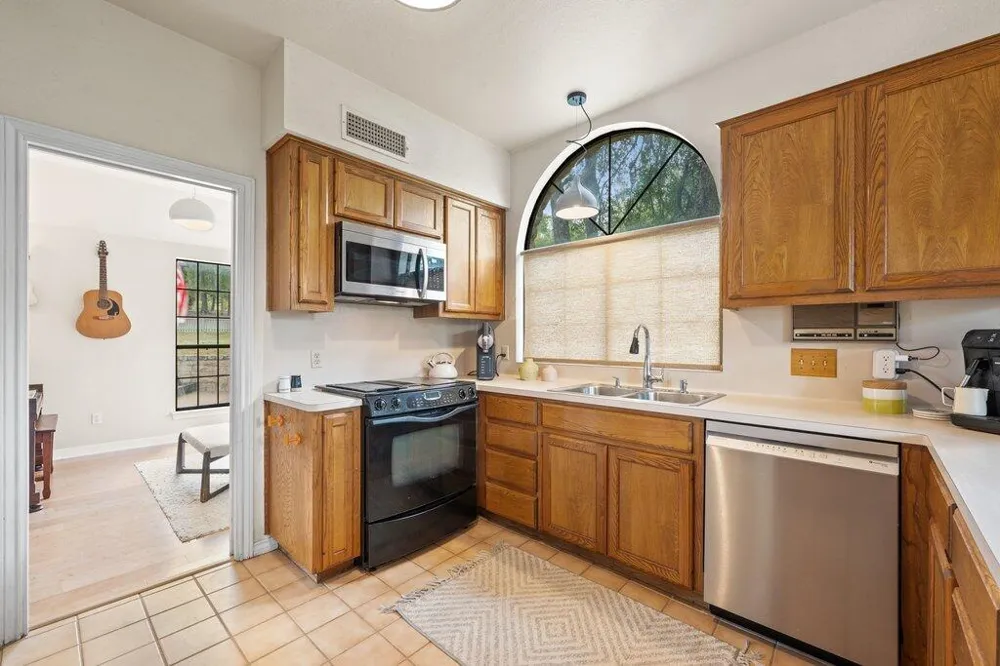 501 Westbrook Drive Austin, TX 78746