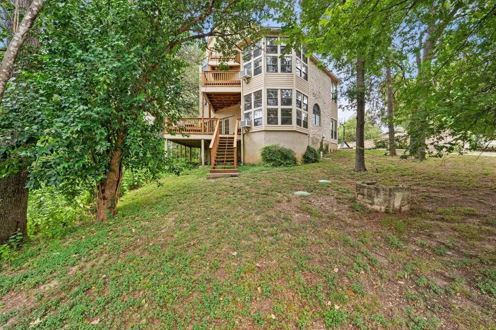 501 Westbrook Drive Austin, TX 78746