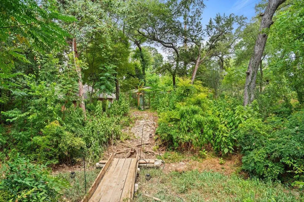 501 Westbrook Drive Austin, TX 78746