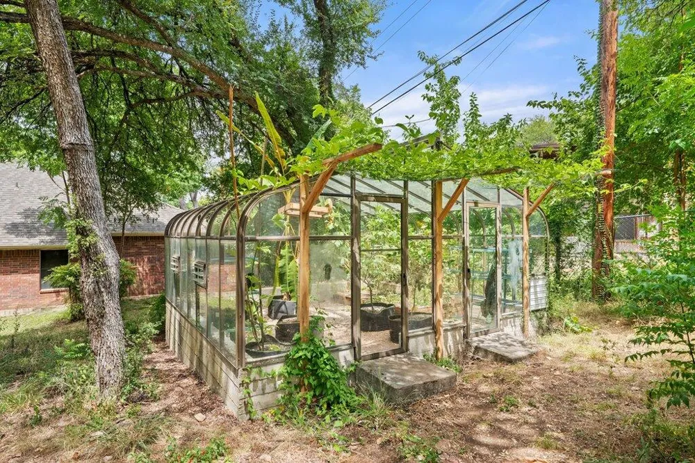 501 Westbrook Drive Austin, TX 78746
