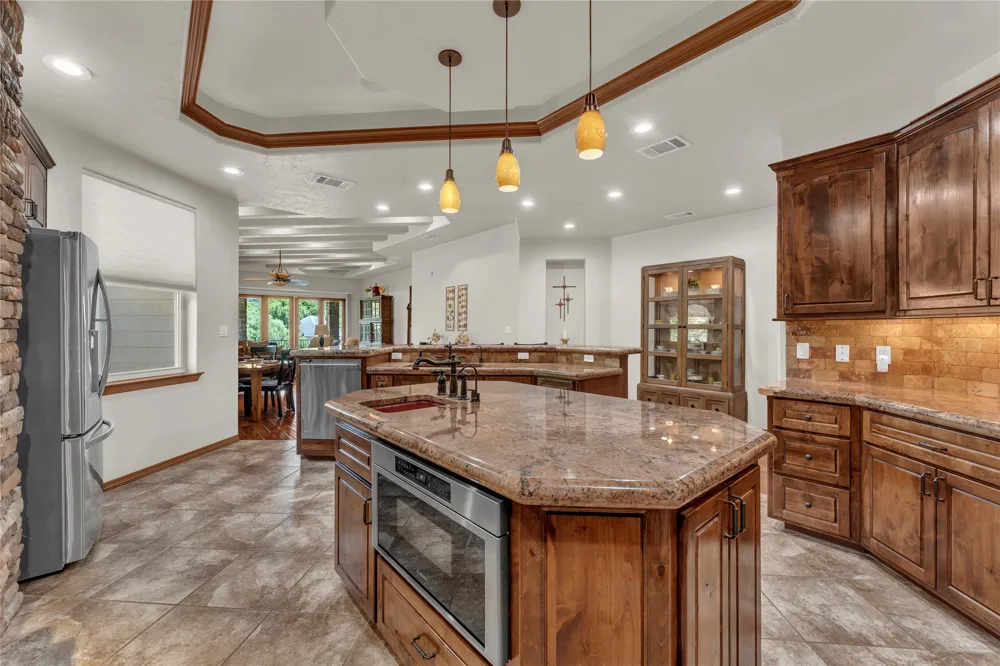 1413 County Road 132A Kingsland, TX 78639