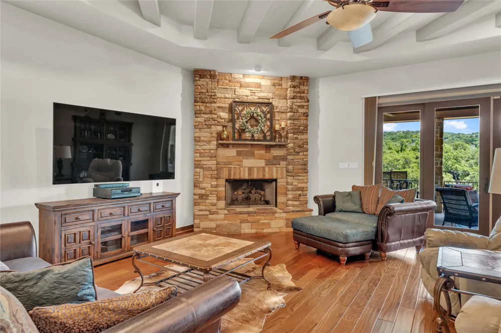 1413 County Road 132A Kingsland, TX 78639