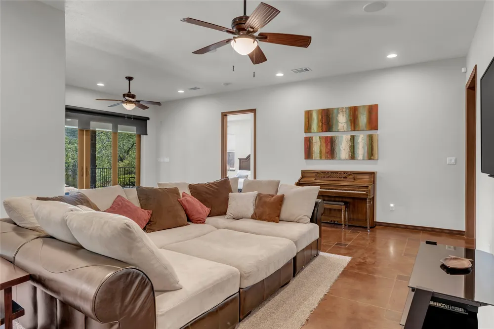 1413 County Road 132A Kingsland, TX 78639