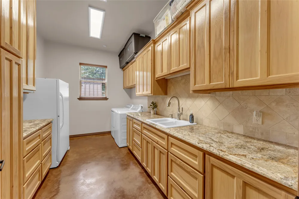 1413 County Road 132A Kingsland, TX 78639