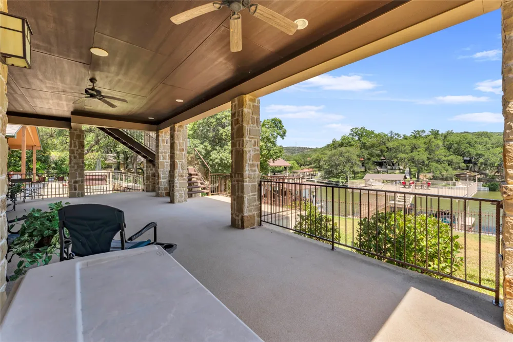 1413 County Road 132A Kingsland, TX 78639
