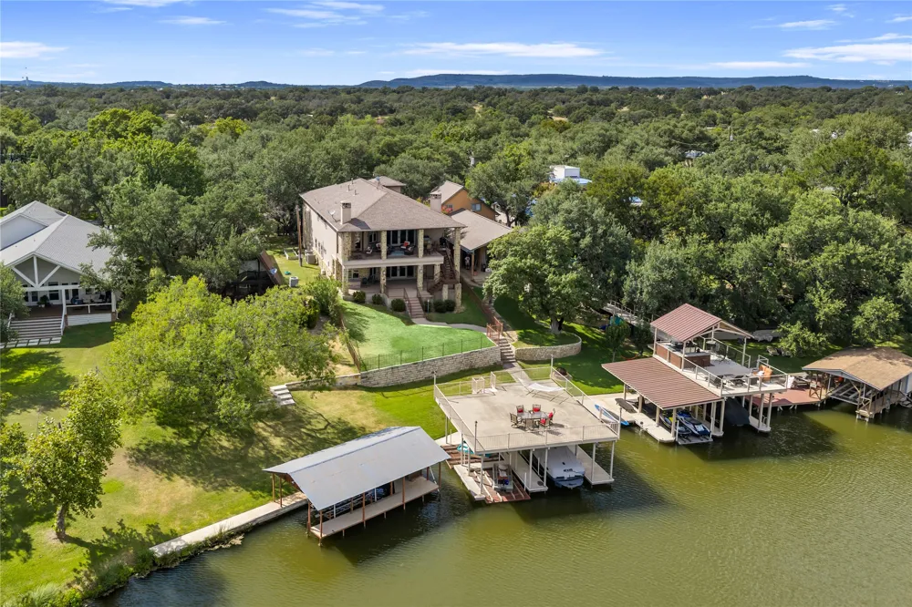 1413 County Road 132A Kingsland, TX 78639