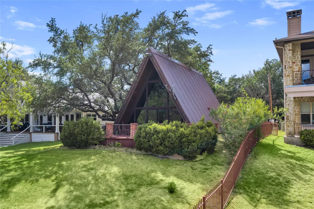1413 County Road 132A Kingsland, TX 78639