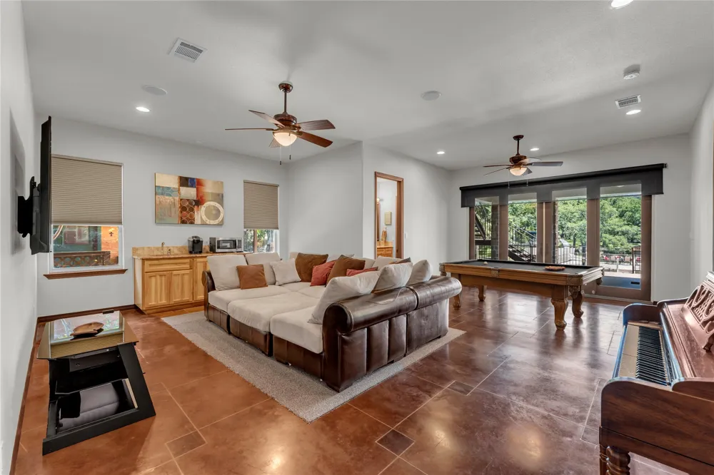 1413 County Road 132A Kingsland, TX 78639