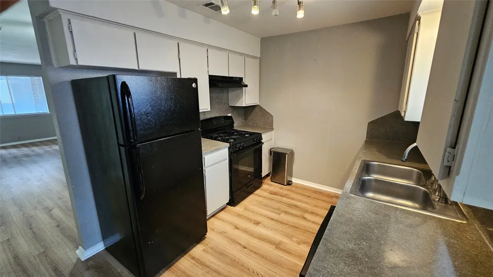 1320 Southport Drive #B Austin, TX 78704