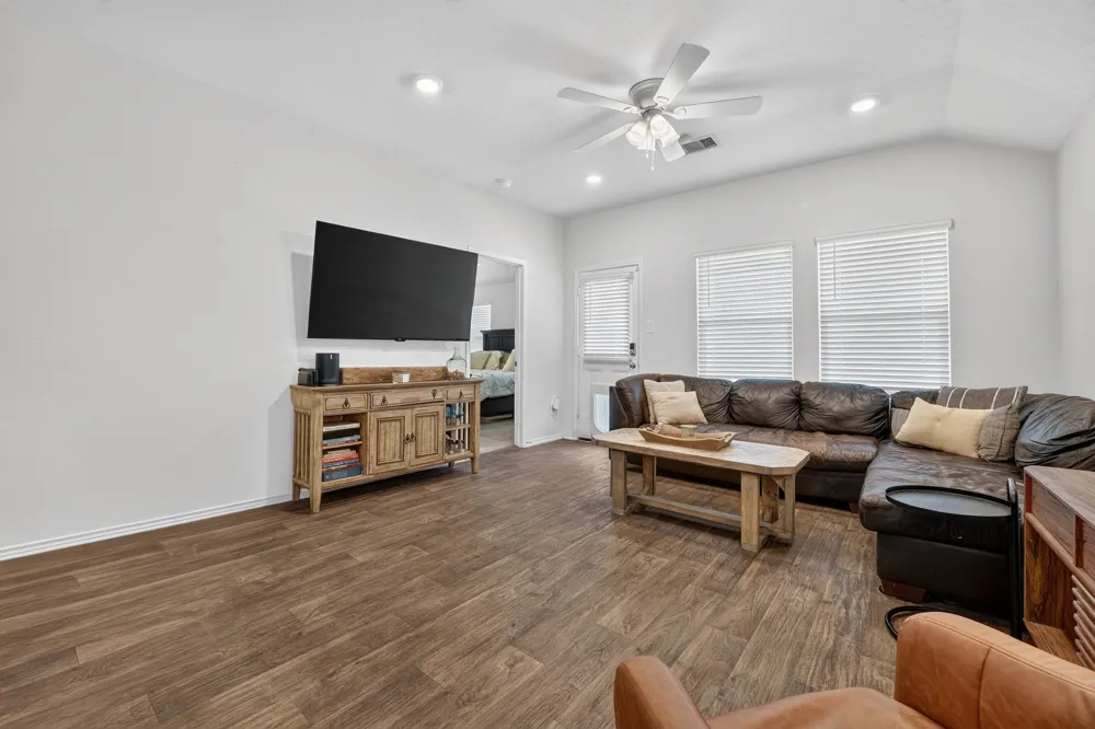 196 Harvest Creek Drive Uhland, TX 78640