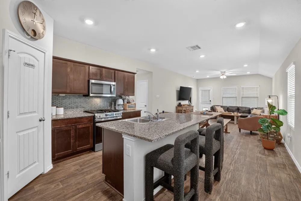 196 Harvest Creek Drive Uhland, TX 78640