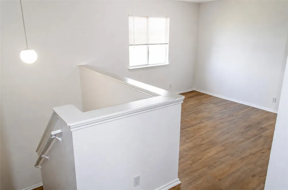 2805 Tyler Lane Taylor, TX 76574