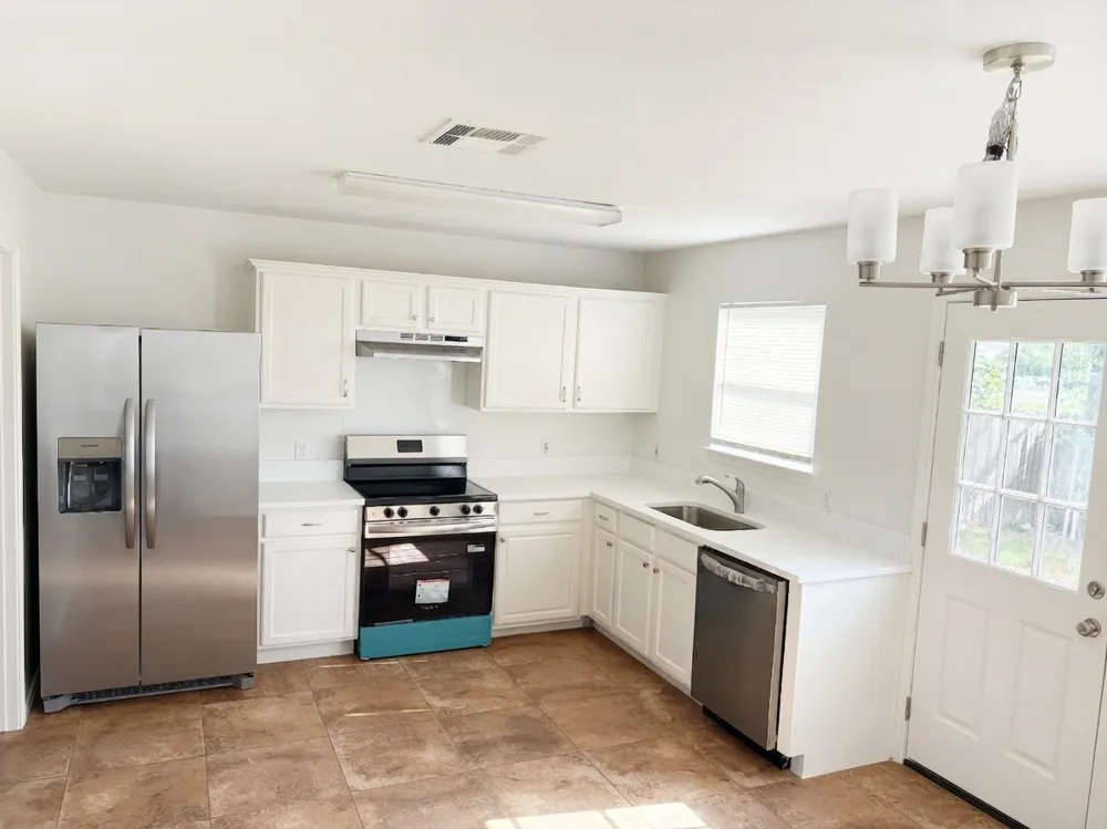 2805 Tyler Lane Taylor, TX 76574