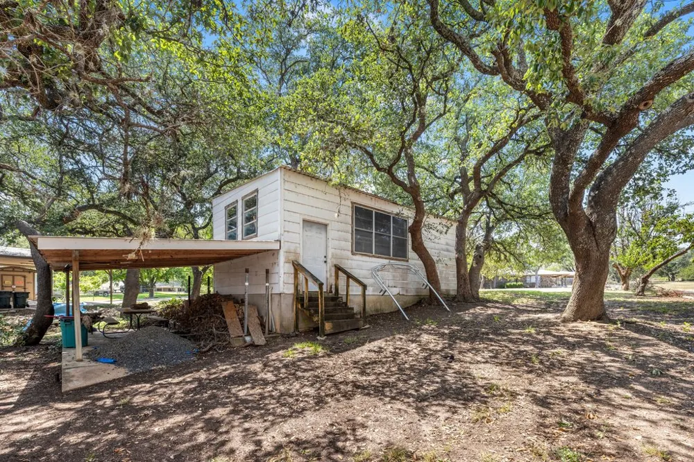 1206 County Road 132a Lots 16 & 17 Road Kingsland, TX 78639