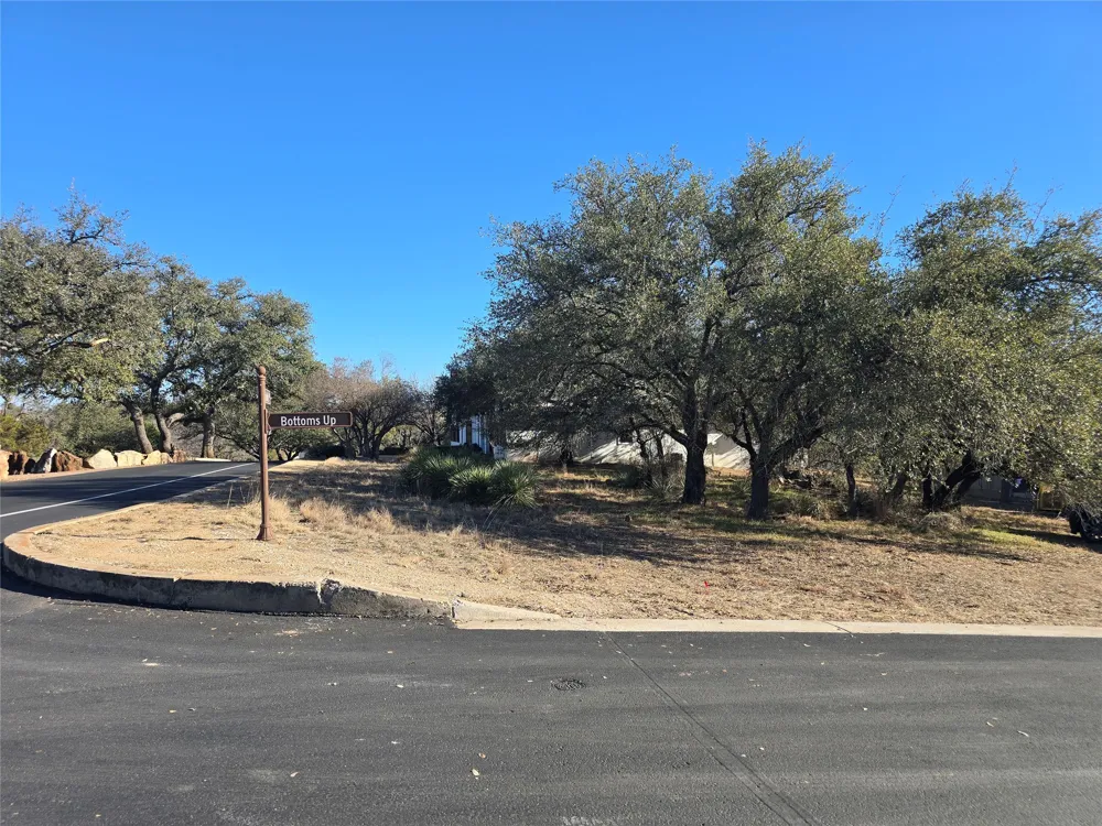 101 Bottoms Up Cove Horseshoe Bay, TX 78657