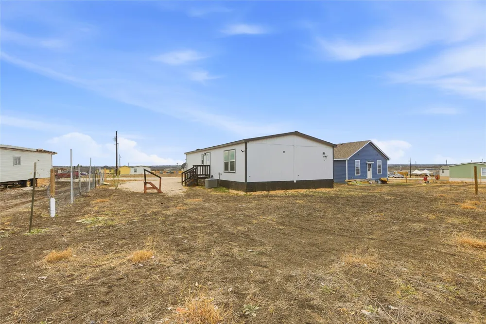 279 Pajarilla Pass Del Valle, TX 78617
