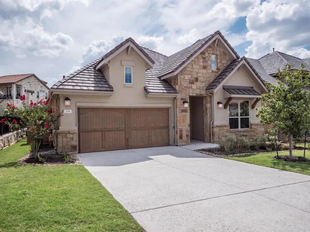 204 Maxwell Way Austin, TX 78738