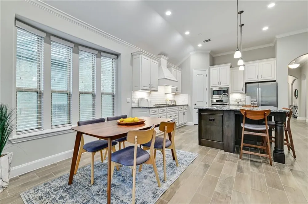 204 Maxwell Way Austin, TX 78738