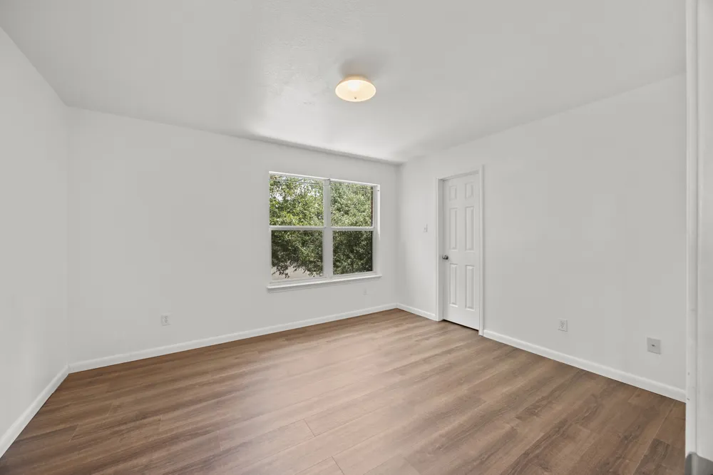 113 Bexar Forest Cove Elgin, TX 78621