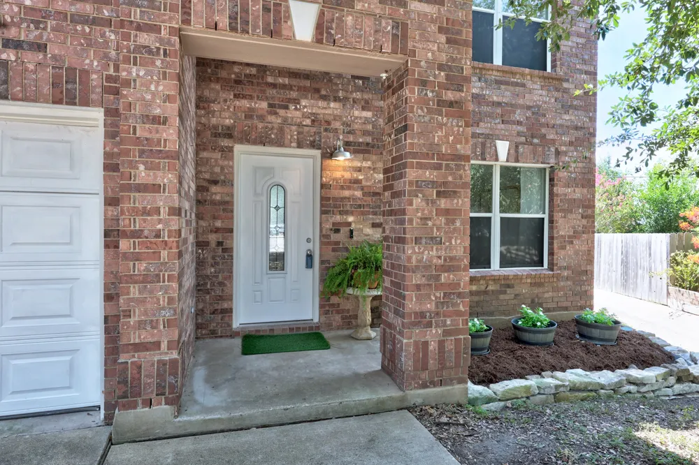 113 Bexar Forest Cove Elgin, TX 78621