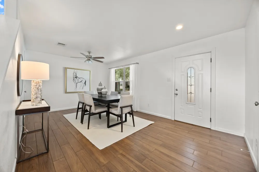 113 Bexar Forest Cove Elgin, TX 78621