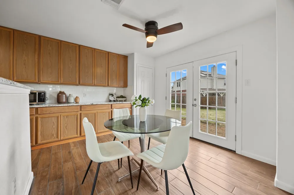113 Bexar Forest Cove Elgin, TX 78621