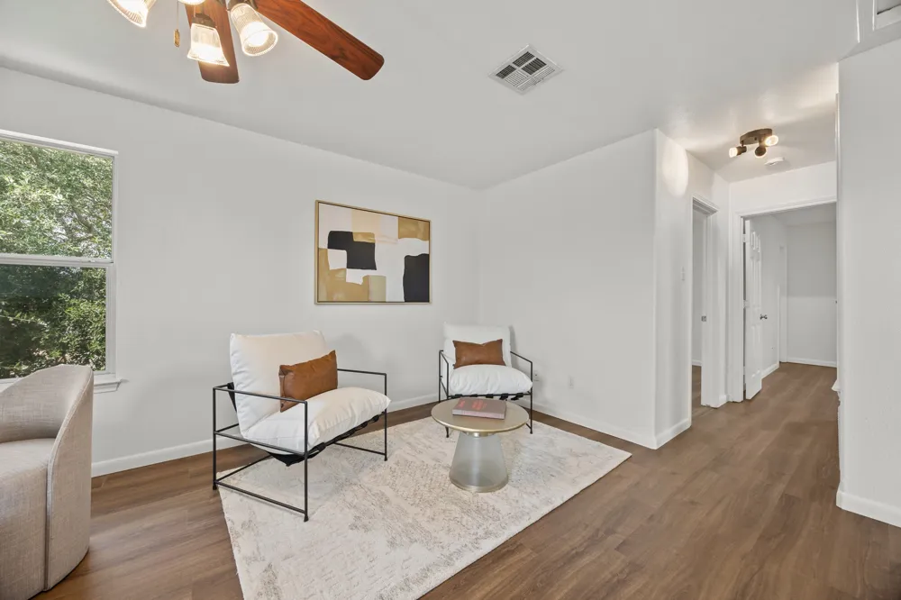 113 Bexar Forest Cove Elgin, TX 78621