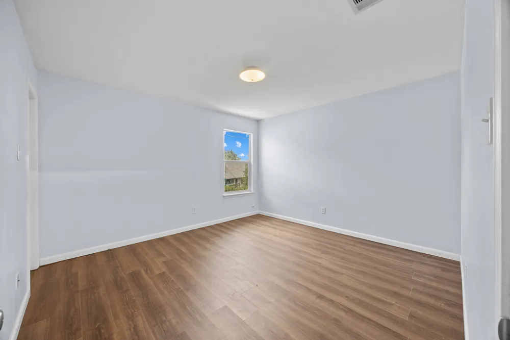 113 Bexar Forest Cove Elgin, TX 78621