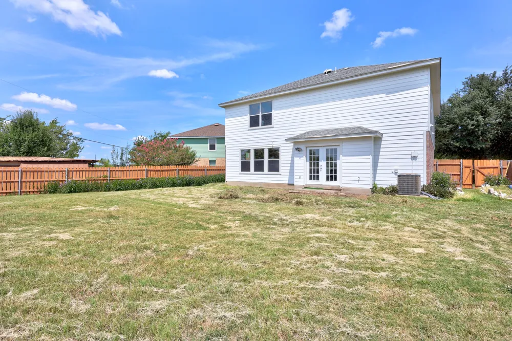 113 Bexar Forest Cove Elgin, TX 78621