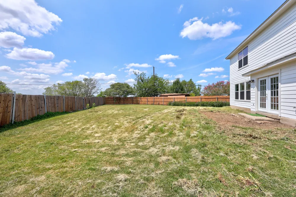 113 Bexar Forest Cove Elgin, TX 78621