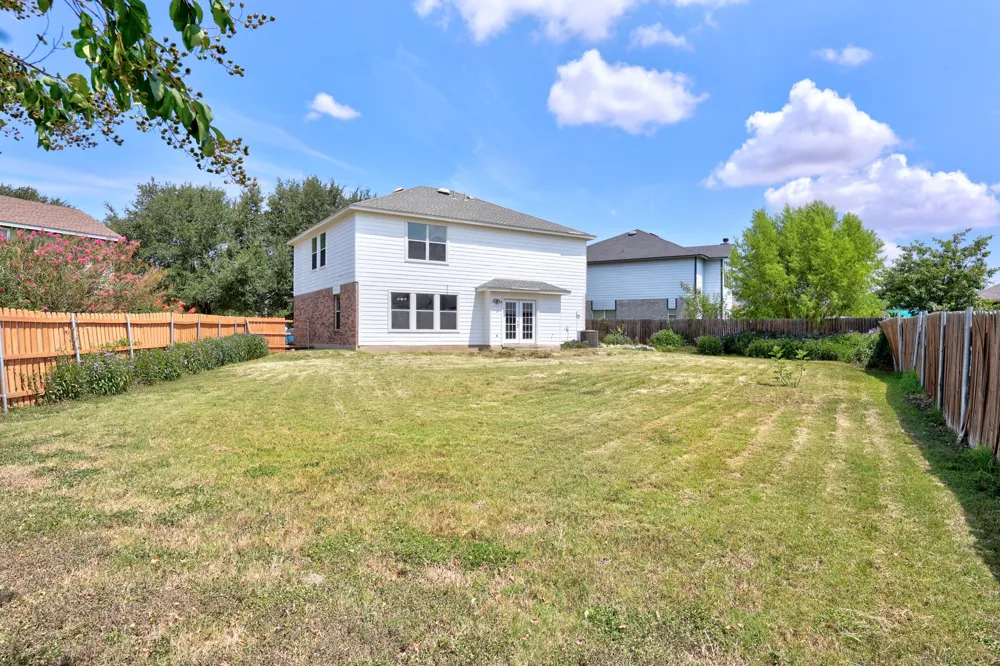 113 Bexar Forest Cove Elgin, TX 78621