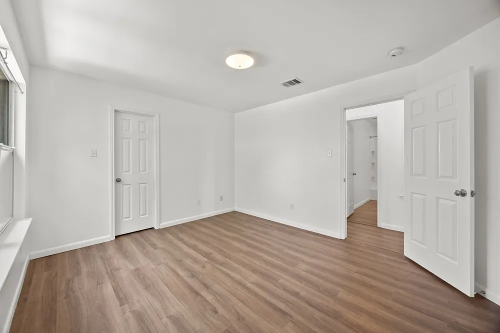 113 Bexar Forest Cove Elgin, TX 78621