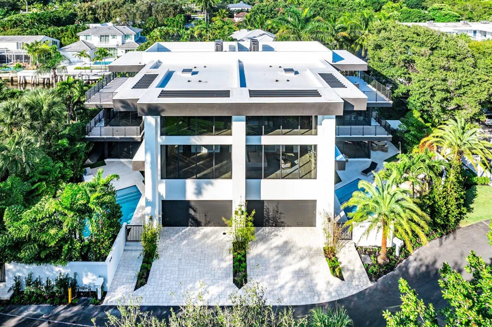 810 Andrews Avenue Delray Beach, FL 33483