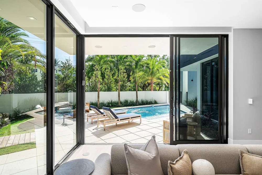 810 Andrews Avenue Delray Beach, FL 33483