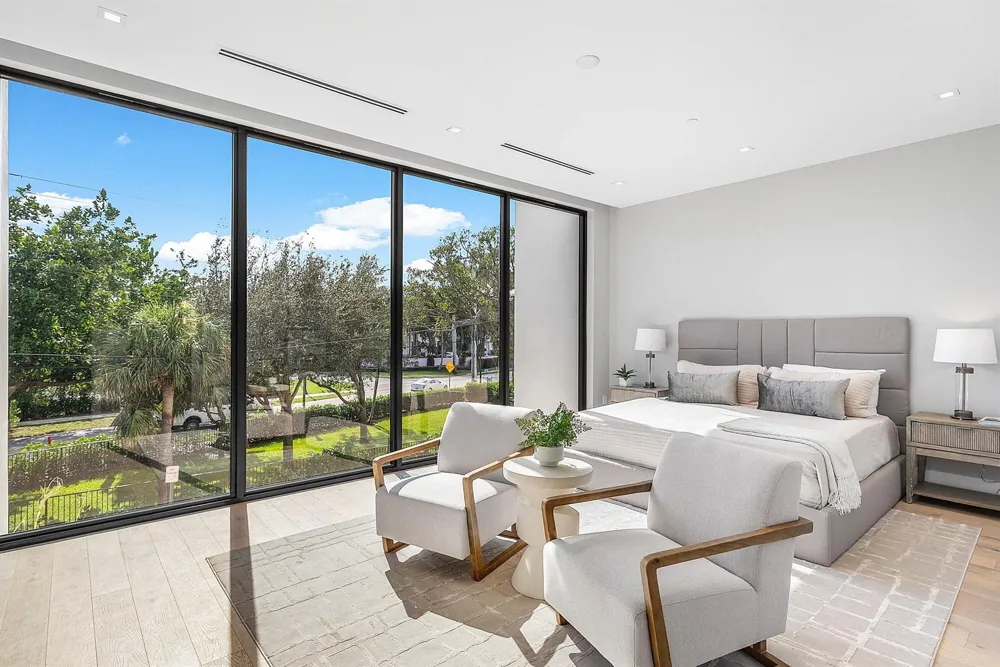 810 Andrews Avenue Delray Beach, FL 33483