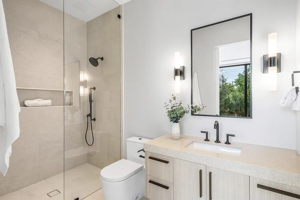 810 Andrews Avenue Delray Beach, FL 33483