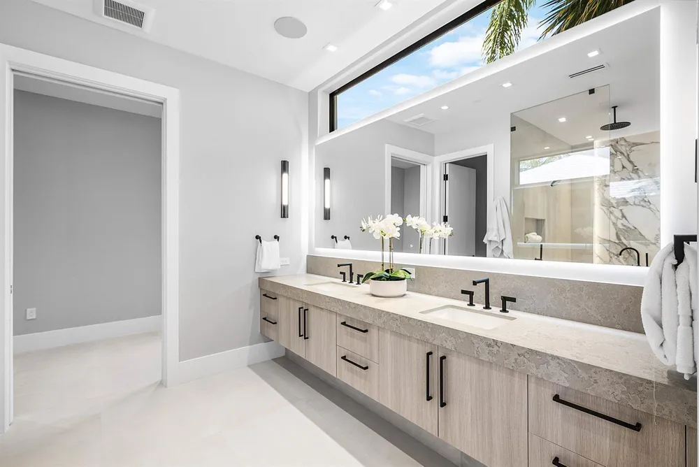 810 Andrews Avenue Delray Beach, FL 33483