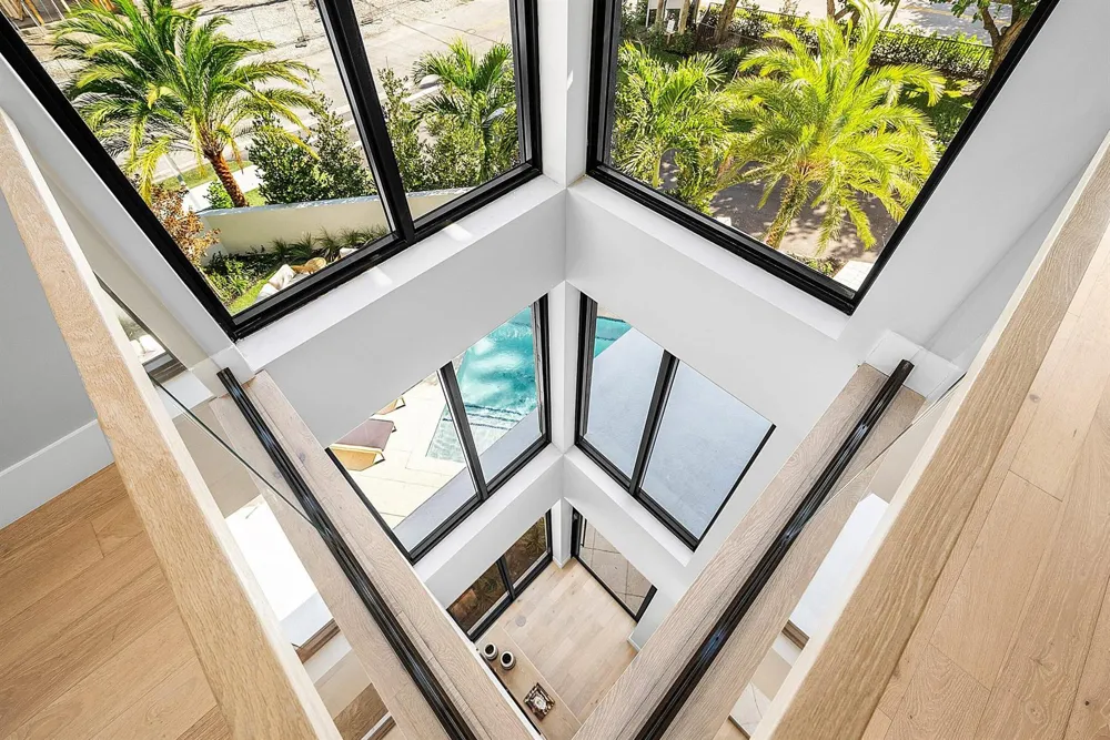 810 Andrews Avenue Delray Beach, FL 33483