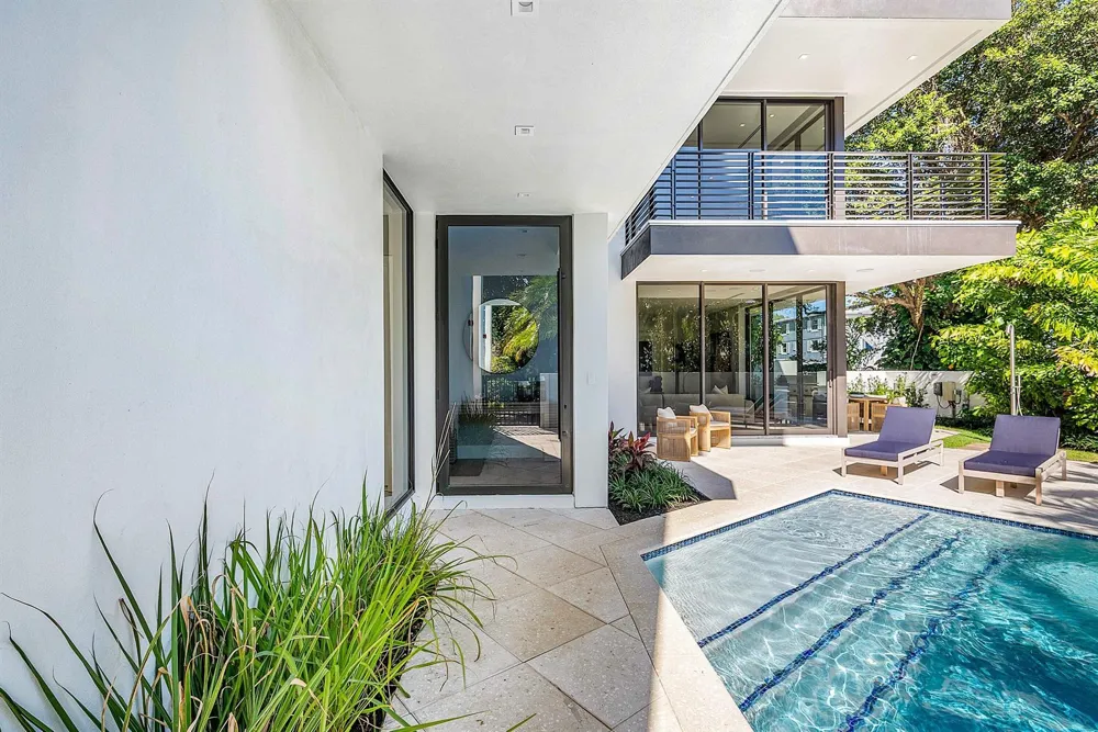 810 Andrews Avenue Delray Beach, FL 33483