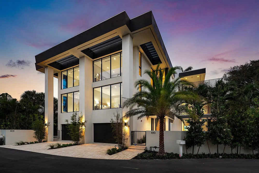 810 Andrews Avenue Delray Beach, FL 33483
