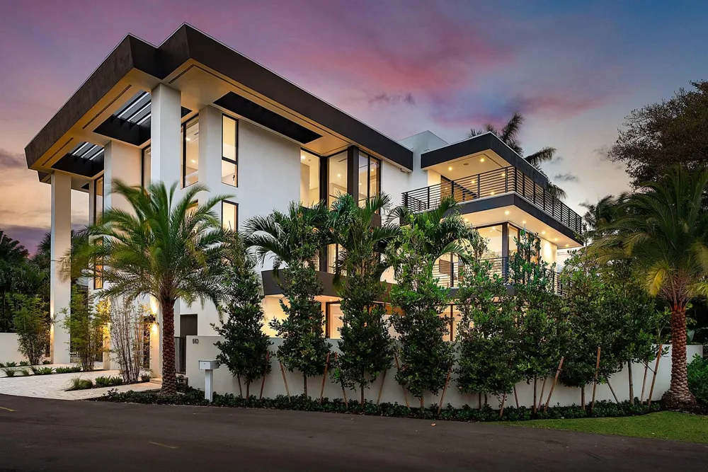810 Andrews Avenue Delray Beach, FL 33483
