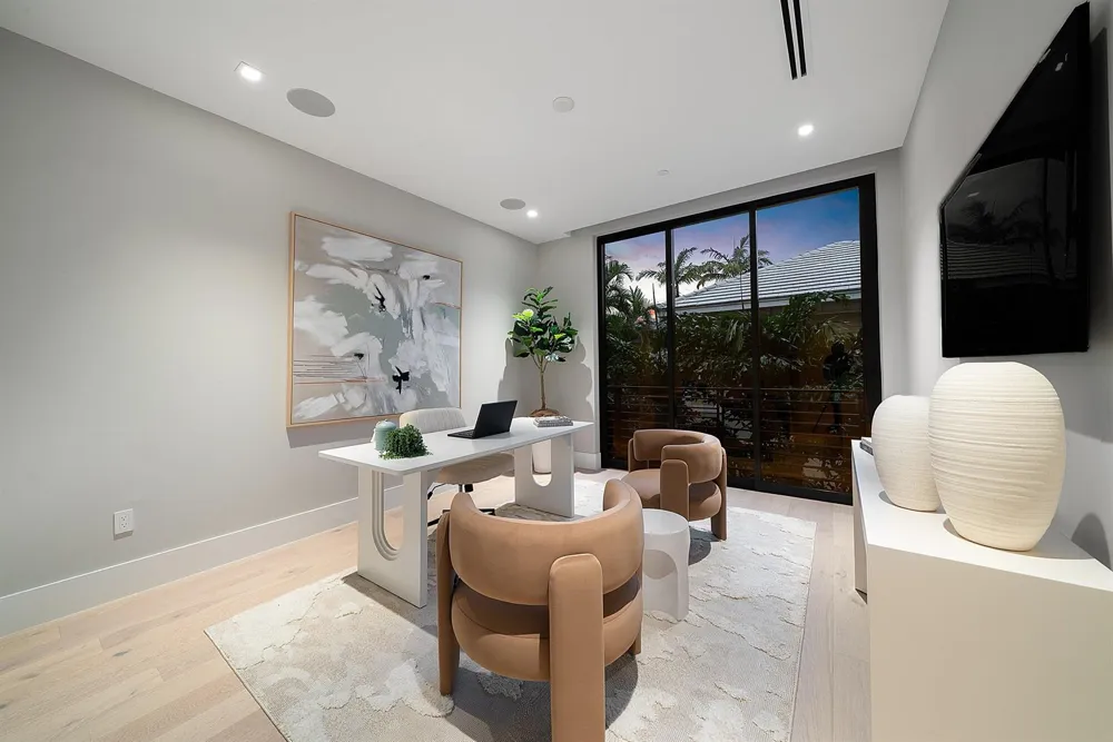 810 Andrews Avenue Delray Beach, FL 33483