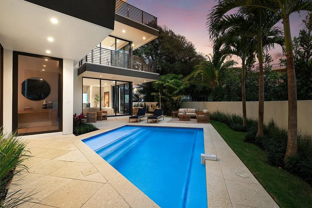 810 Andrews Avenue Delray Beach, FL 33483
