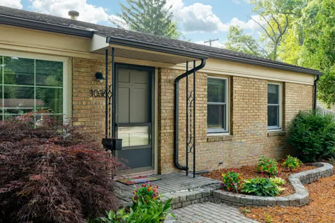 1036 Maple Road