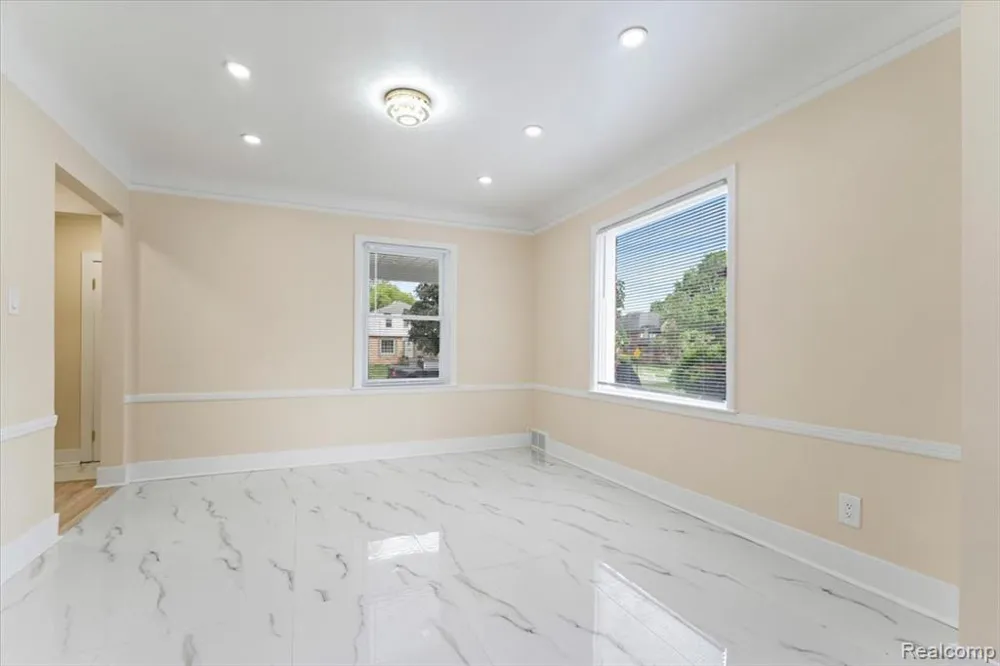 16171 Glastonbury Road Detroit, MI 48219