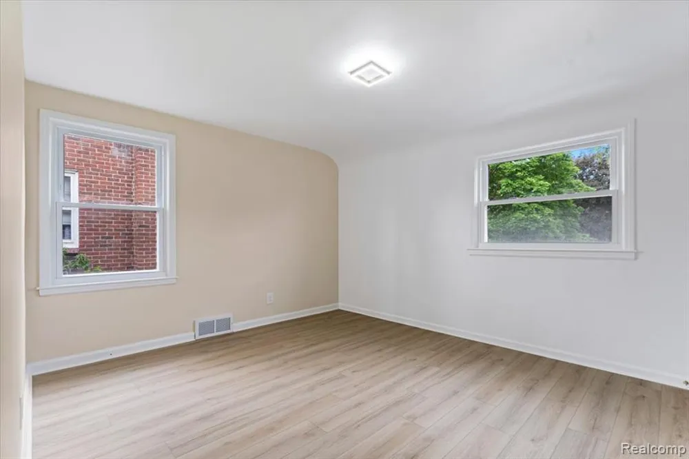 16171 Glastonbury Road Detroit, MI 48219