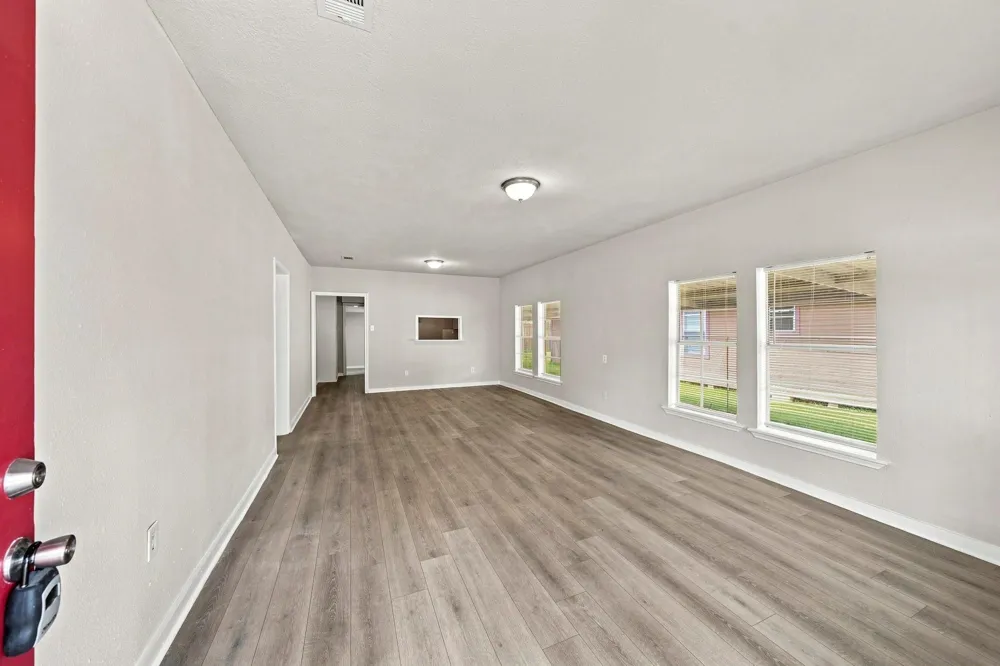 605 W Cleveland Street Baytown, TX 77520
